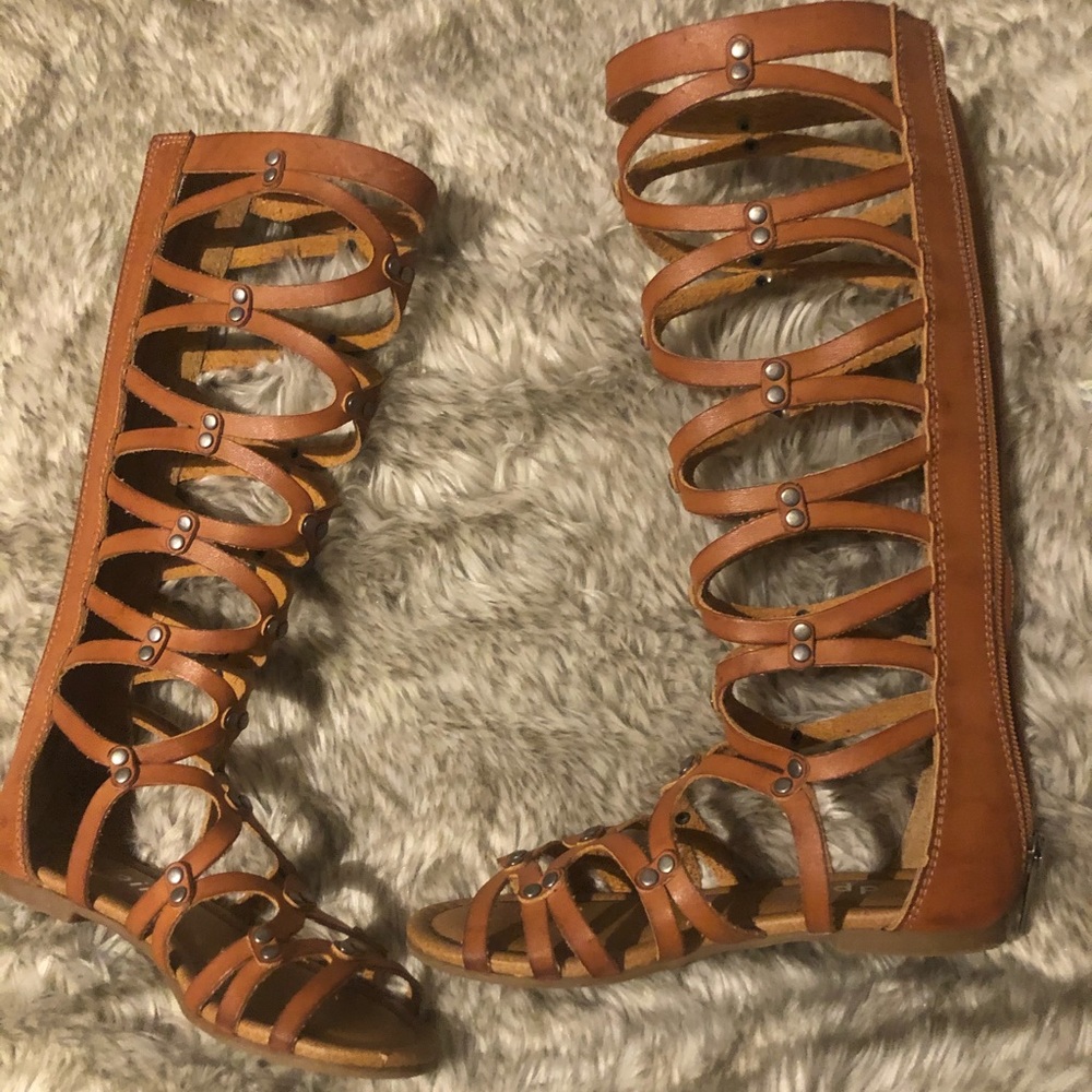 Girls knee high gladiator sandals
